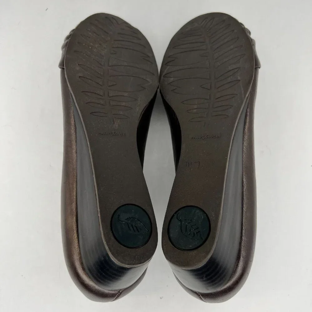 Nurture Womens Serene Brown Leather Low Casual Wedge Size 10 M Slip On Heels